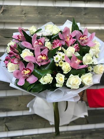 Букет цветов из: Розы и Хризантемы в Ивановском Ставропольского края