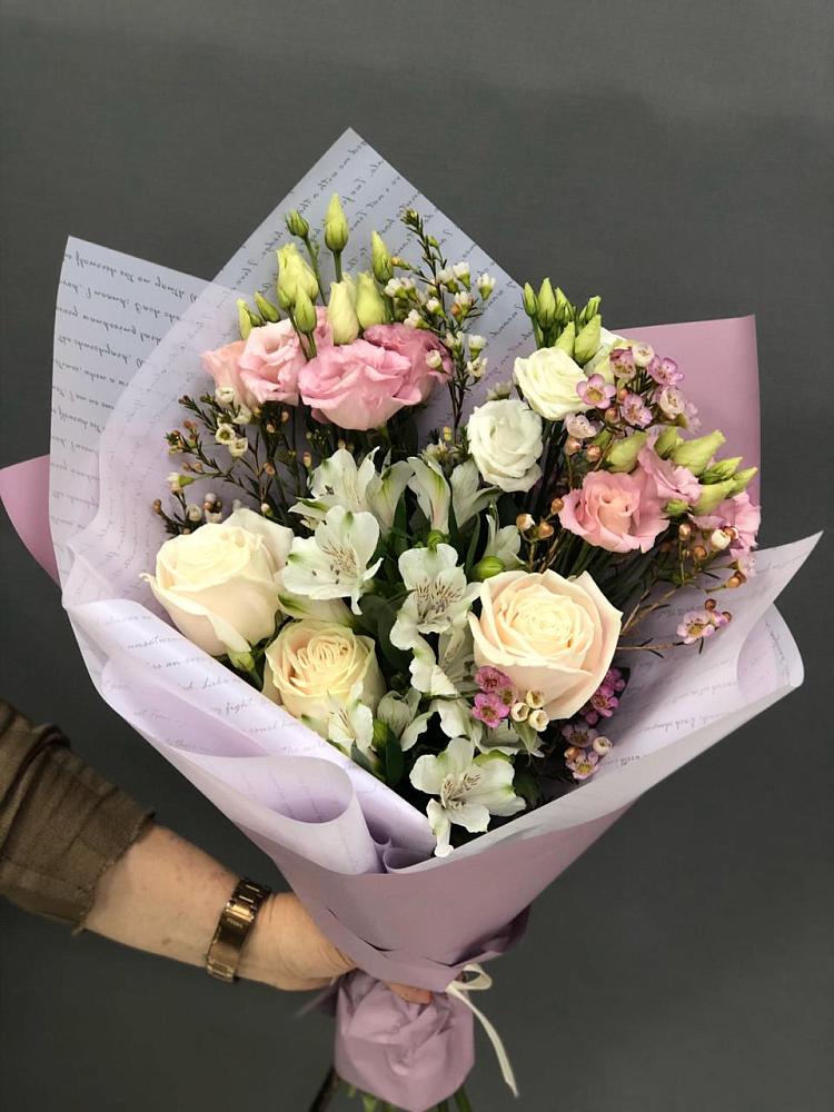 Букет цветов из: Альстромерии, Розы и Лизиантусы в Ивановском Ставропольского края