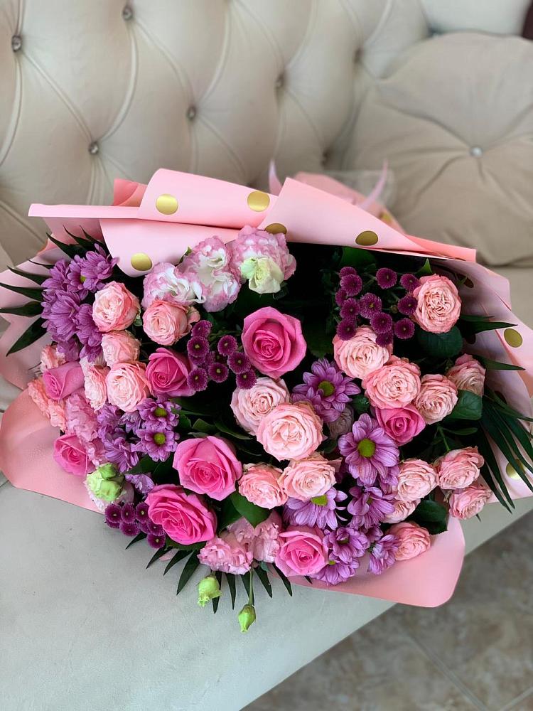 Букет цветов из: Хризантемы, Розы и Лизиантусы в Ивановском Ставропольского края