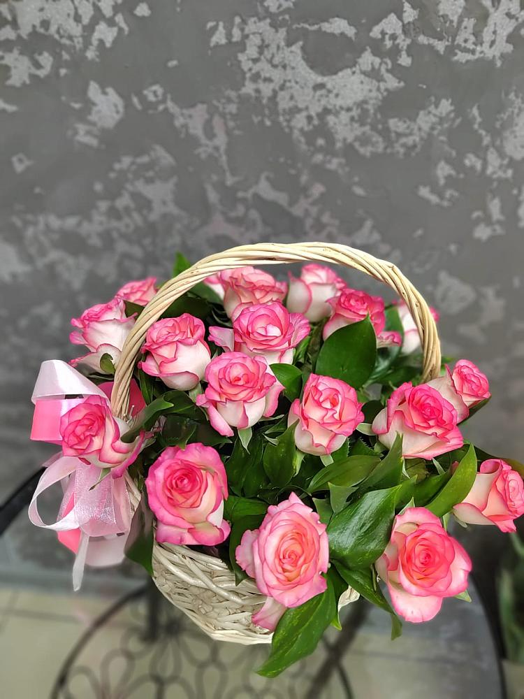 Цветочная композиция из Розы в корзине в Ивановском Ставропольского края