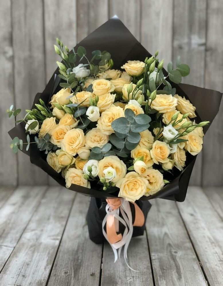 Букет цветов из: Розы и Лизиантусы в Ивановском Ставропольского края