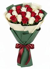 Букет Микс из красных и белых роз в Ивановском Ставропольского края