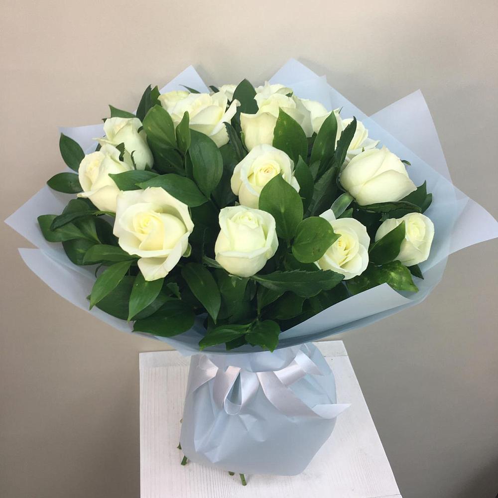 Букет 15 Белых роз Проуд в Ивановском Ставропольского края