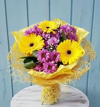 Букет цветов из:  Хризантемы и Герберы в Ивановском Ставропольского края