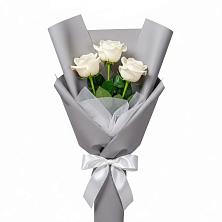 Букет 3 белые розы в Ивановском Ставропольского края