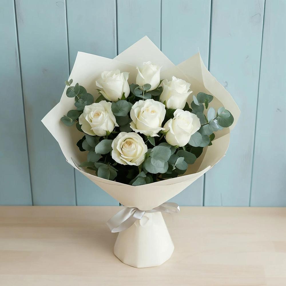 Букет Белые розы в Эвкалипте в Ивановском Ставропольского края