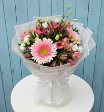 Букет цветов из:  Герберы, Альстромерии и Лизиантусы в Ивановском Ставропольского края