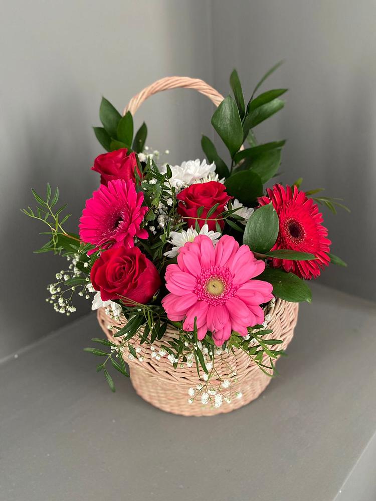 Цветочная композиция из Розы, Хризантемы и Герберы в корзине в Ивановском Ставропольского края