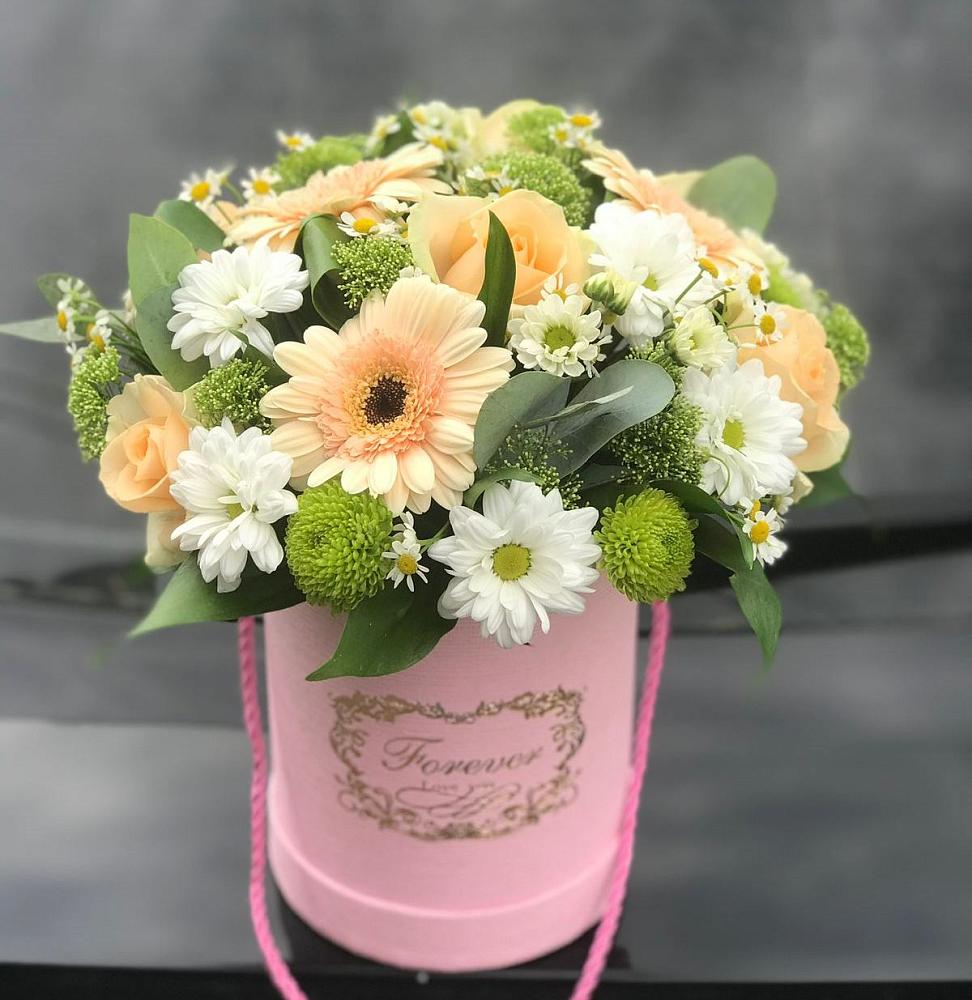 Цветочная композиция из Розы, Герберы и Хризантемы в шляпной коробке в Ивановском Ставропольского края