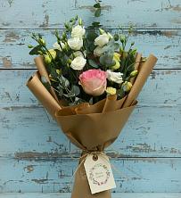 Букет цветов из:  Розы и Лизиантусы в Ивановском Ставропольского края