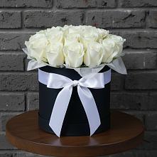 Цветочная композиция из Розы в шляпной коробке в Ивановском Ставропольского края