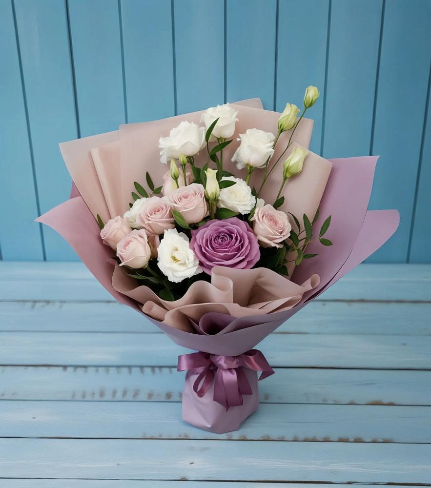 Букет цветов из: Розы и Лизиантусы в Ивановском Ставропольского края